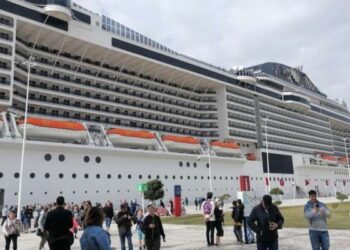 Un navire de croisière accoste à la Goulette avec 5500 touristes à bord