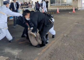 Japon : Le Premier ministre échappe à une explosion