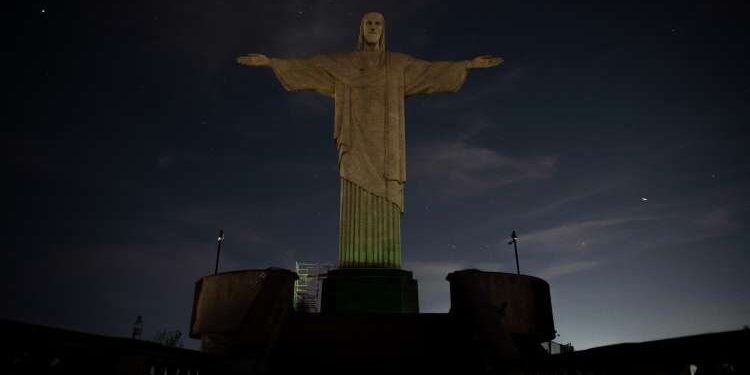 Racisme contre Vinícius : Le Brésil éteint le Christ Rédempteur en guise de soutien