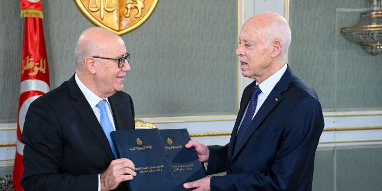 La BCT, la CTAF, les fonds illégaux, au menu de la rencontre Saied - Abassi