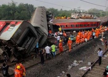 Catastrophe ferroviaire en Inde : Près de 300 morts et 850 blessés