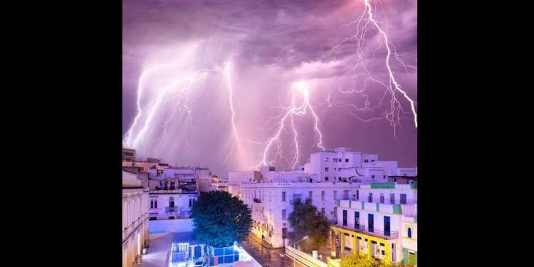 La danse des éclairs à Tunis