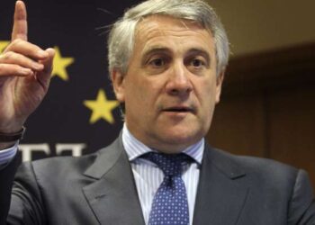 Antonio Tajani pousse pour que l'UE convainc le FMI