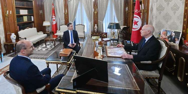 Tunisair doit retrouver son éclat, appelle Saied