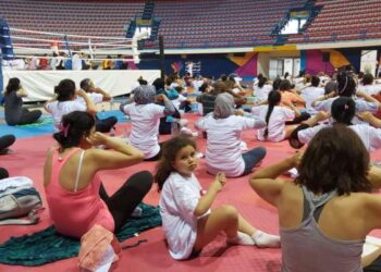La Journée internationale du Yoga au palais des Sports d'El Menzah