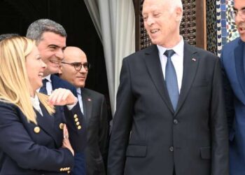 "Un dangereux rapprochement Saied – Meloni", selon la presse française !