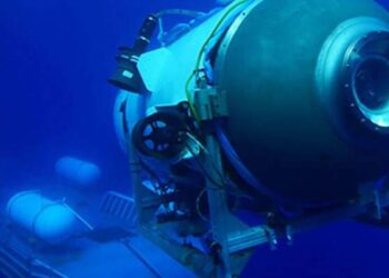 Un petit sous-marin visitant l'épave du Titanic porté disparu
