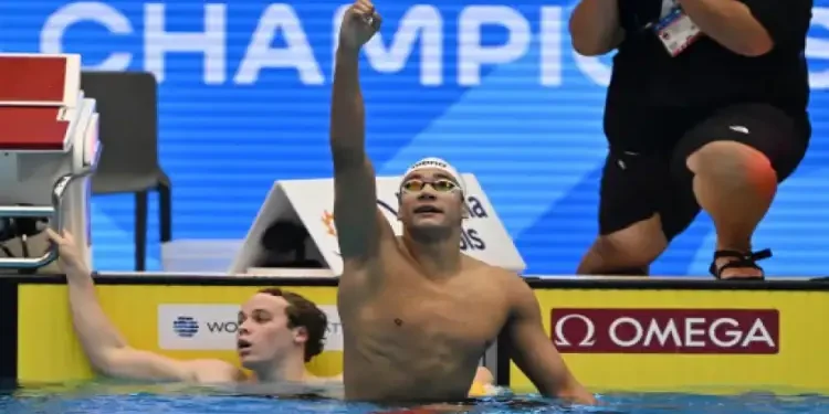Stratosphérique Ayoub Hafnaoui, champion du monde des 1500m nage libre