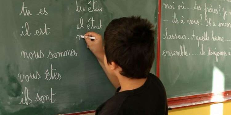 Plaidoyer pour sortir de notre bilinguisme névrotique