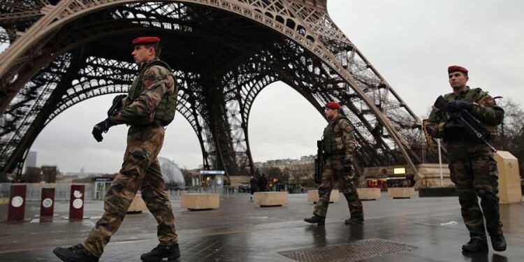 La Tour Eiffel rouvre ses portes après une alerte à la bombe