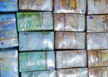 Douane: Saisie de 2,8 millions de dinars en devises à Tozeur