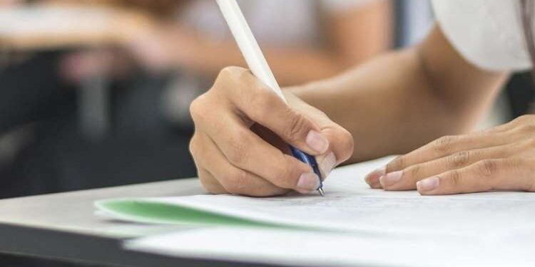 Vérification en cours de la liste des enseignants ayant retenu les notes