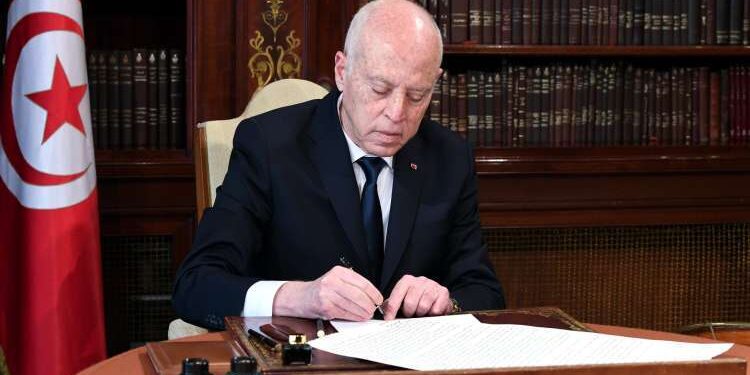 Kais Saied limoge les PDG de la SOTUGAT et de la SERGAZ