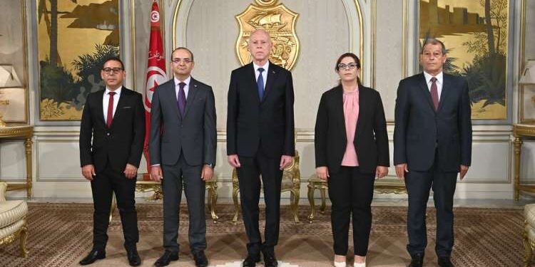ISIE : Saied appelle les nouveaux membres à lutter contre l’argent sale