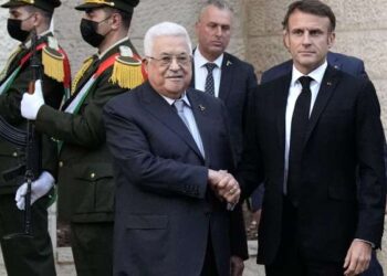 Emmanuel Macron en Cisjordanie pour y rencontrer Mahmoud Abbas