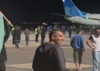 Russie: L’aéroport du Daguestan pris d'assaut par une foule à la recherche d’Israéliens