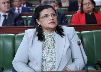 Sihem Nemsia : "La Tunisie a remboursé 81% du service de la dette extérieure"