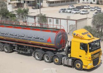 Un premier camion de carburant venant d’Egypte entre à Gaza