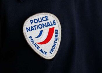 Trois policiers français interpellés à l’aéroport Tunis-Carthage