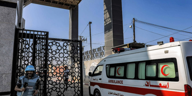 Les premiers étrangers et blessés quittent Gaza