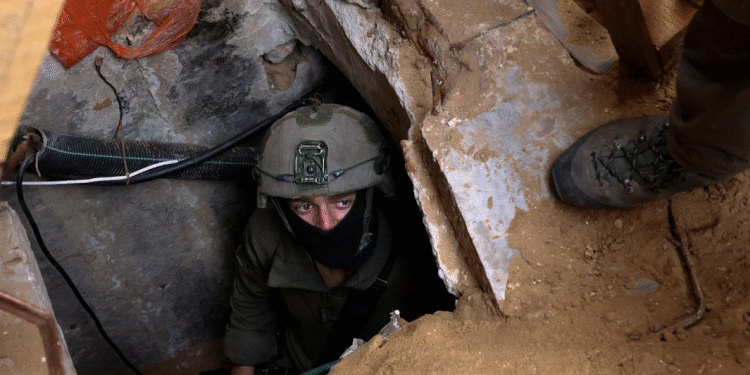 Israël a commencé à inonder les tunnels du Hamas, selon WSJ