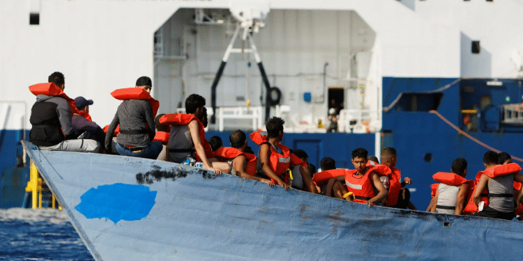Au moins 61 migrants morts dans le naufrage d’un navire au large de la Libye