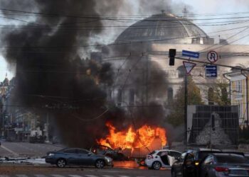 Salve de missiles russes sur l'Ukraine : 30 morts et 160 blessés