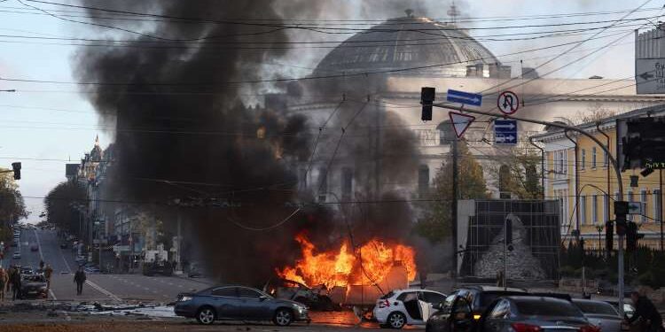 Salve de missiles russes sur l'Ukraine : 30 morts et 160 blessés