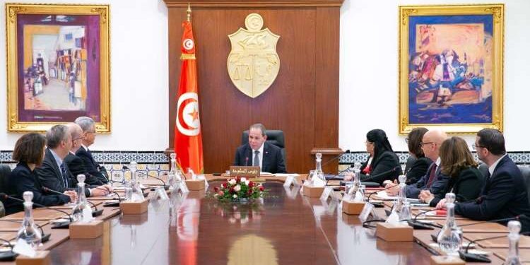 Ahmed Hachani reçoit le vice-président de la Banque mondiale à la Kasbah