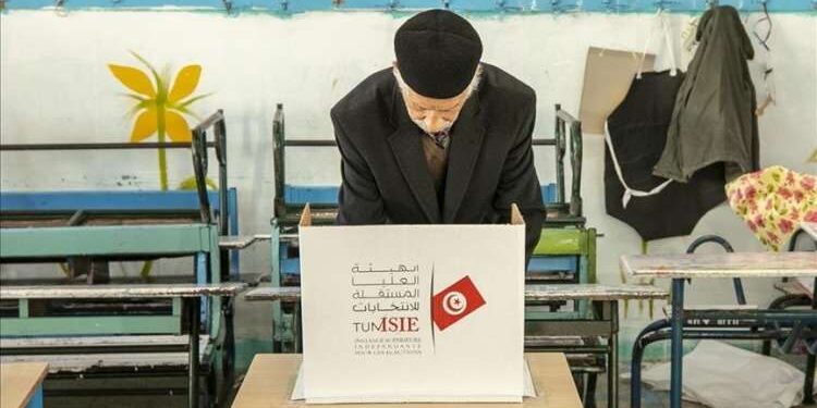 Les Tunisiens appelés aux urnes pour choisir leurs représentants locaux
