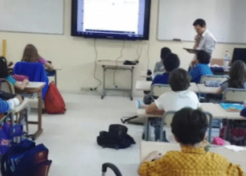 Tunisie : Sur 3307 établissements scolaires, 837 sont connectés à internet à haut débit