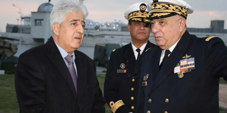 Tunisie : Le ministre de la Défense Nationale en visite à des établissements militaires