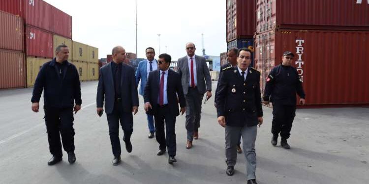 Tunisie : Le DG de la Douane en visite au port de Radès