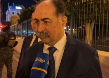 Tunisie : Les micros-trottoirs interdits par le ministre de l’Intérieur pour nuisance !