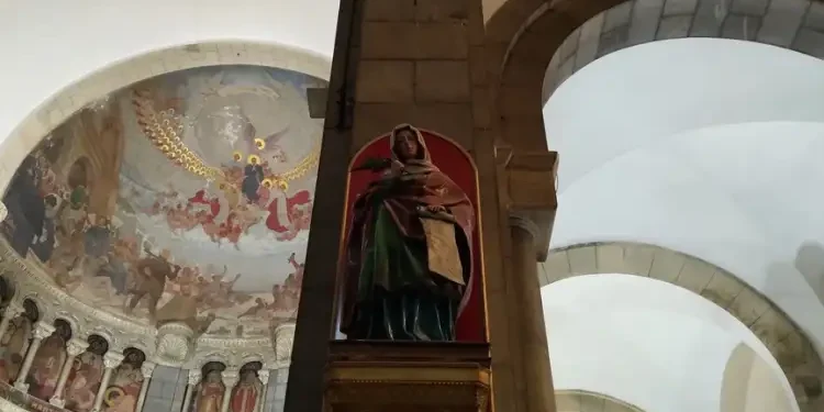 Sainte Olive de Palerme dans le ciel de la cathédrale de Tunis
