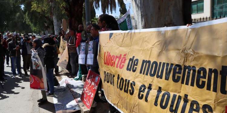 En marge de la visite de Giorgia Meloni en Tunisie, la société civile proteste