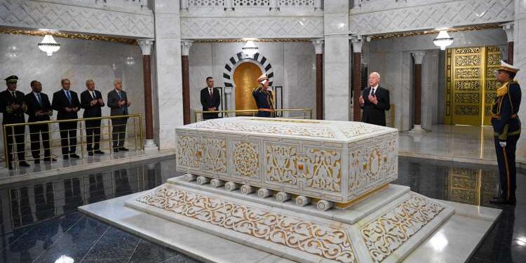 Kais Saied commémore le 24e anniversaire du décès d’Habib Bourguiba