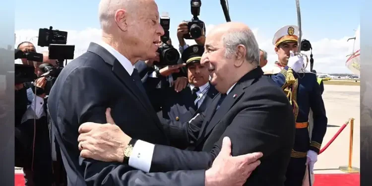 Tunisie : Abdelmajid Tebboune accueilli par Kais Saied