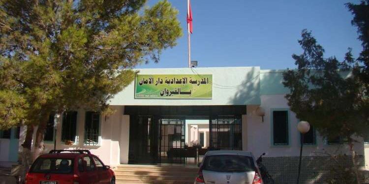 A Kairouan : Un professeur poignardé par son élève en classe