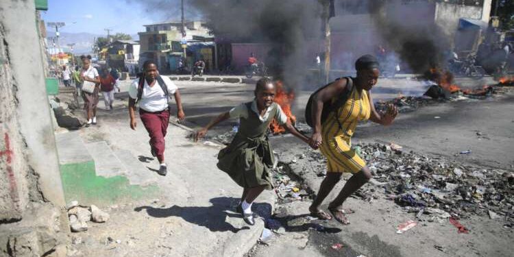 Quatre Tunisiens évacués de Haïti