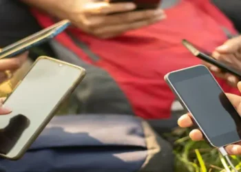 Mobile en Tunisie : 16,4 millions d'abonnés en 2023, +29% en 10 ans