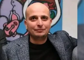 Tunisie : Mandat de dépôt à l'encontre de l’activiste Houssem Hajlaoui