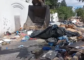 Des migrants subsahariens évacués par la police aux Berges du Lac