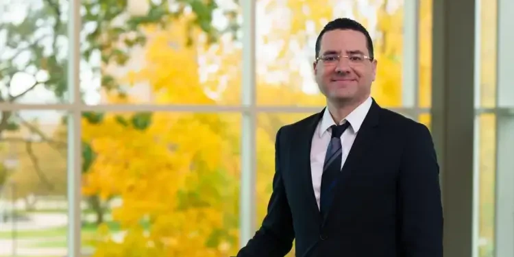 Marouane Kessentini, nommé doyen du Collège d'informatique de la GVSU dans le Michigan