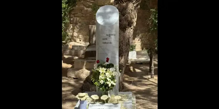 À la mémoire de Frédéric Mitterand : Un cénotaphe érigé à Hammamet