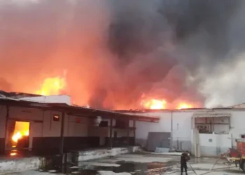 Violent incendie dans des entrepôts frigorifiques à Soliman