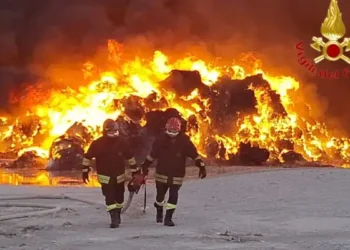 Affaire des déchets italiens : 6 000 tonnes prennent feu à Salerne