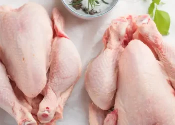 Tunisie : Pénurie de viande de poulet ?  Les chiffres confirment une offre suffisante
