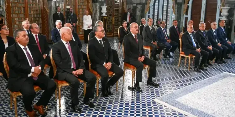 Tunisie : Quels ministres restent en poste après le remaniement ?