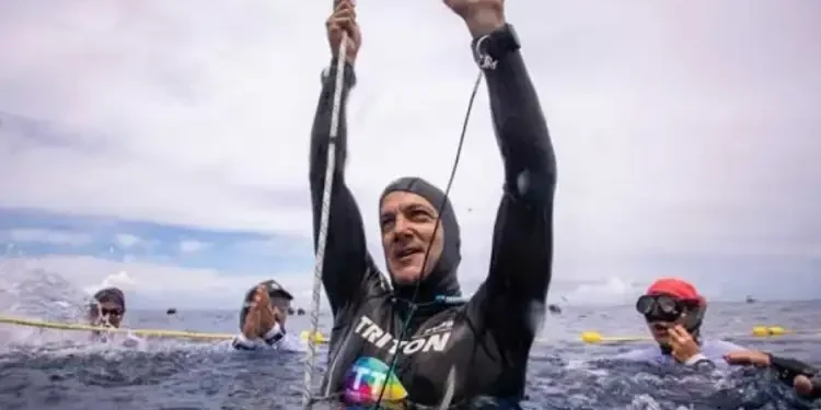 Deep Domenica : Tunisie Telecom encourage Walid Boudhiaf, champion du monde de plongée en apnée